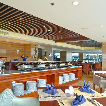 Swiss-Belcourt Serpong Buitenkant foto