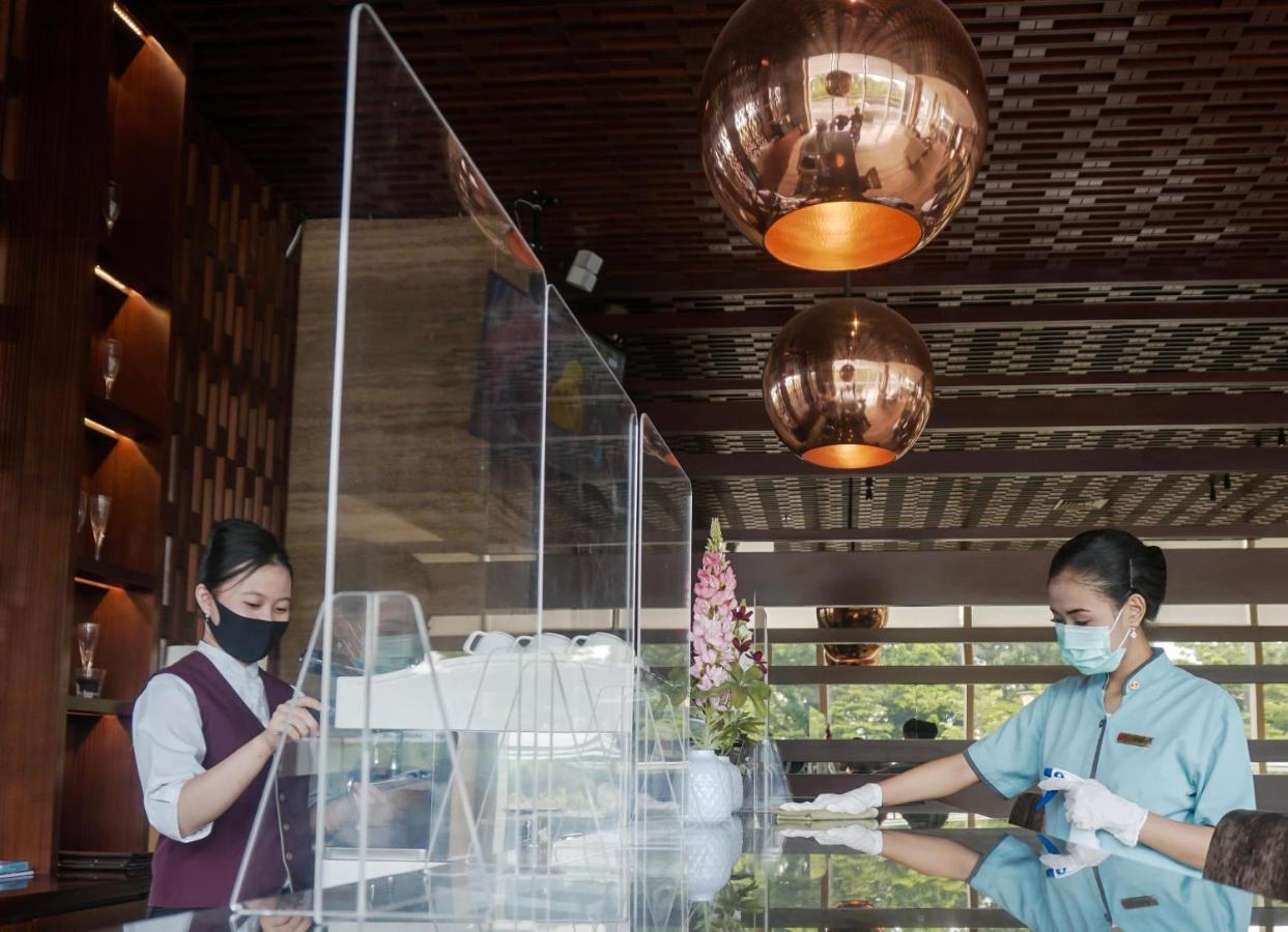 Swiss-Belcourt Serpong Buitenkant foto