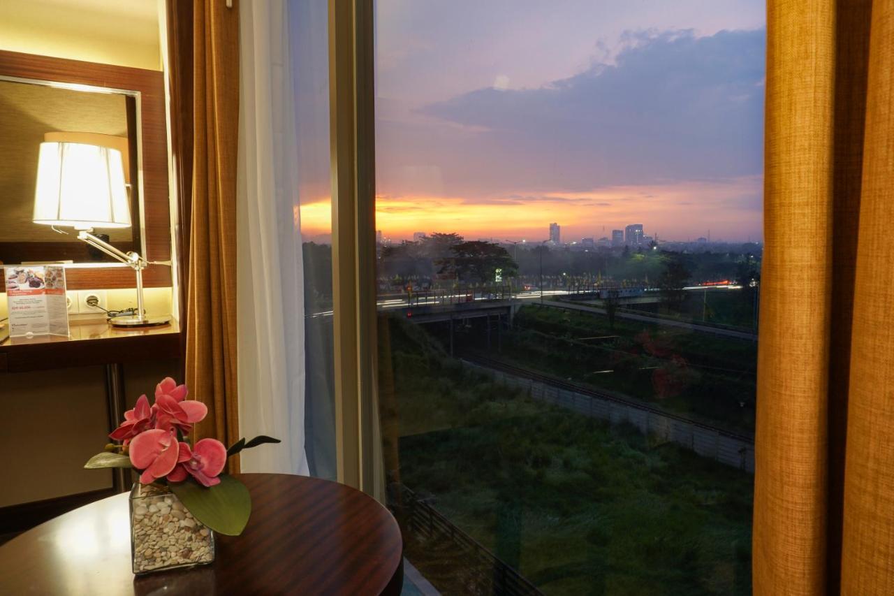 Swiss-Belcourt Serpong Buitenkant foto