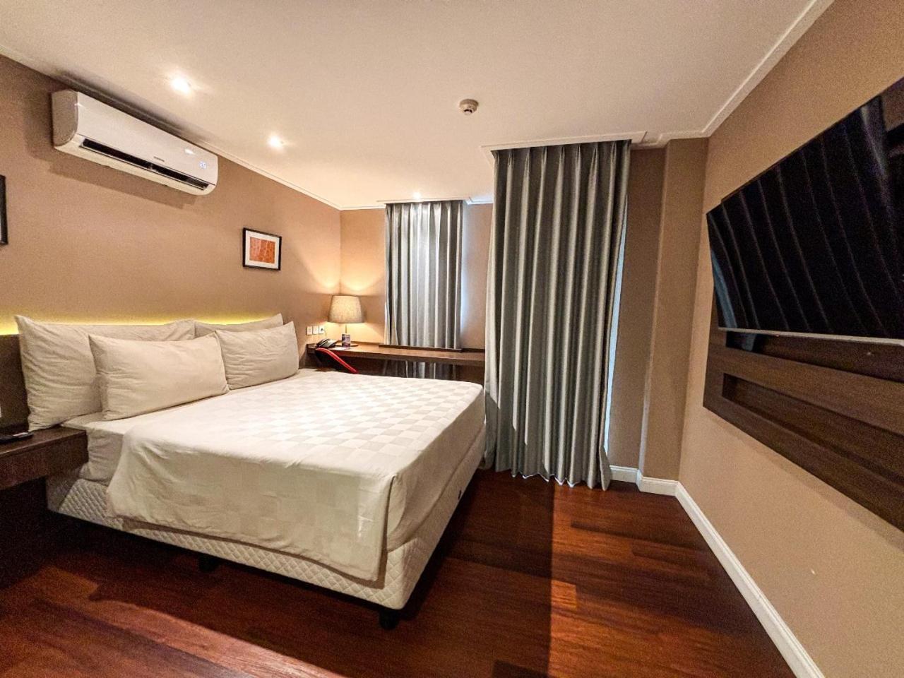 Swiss-Belcourt Serpong Buitenkant foto